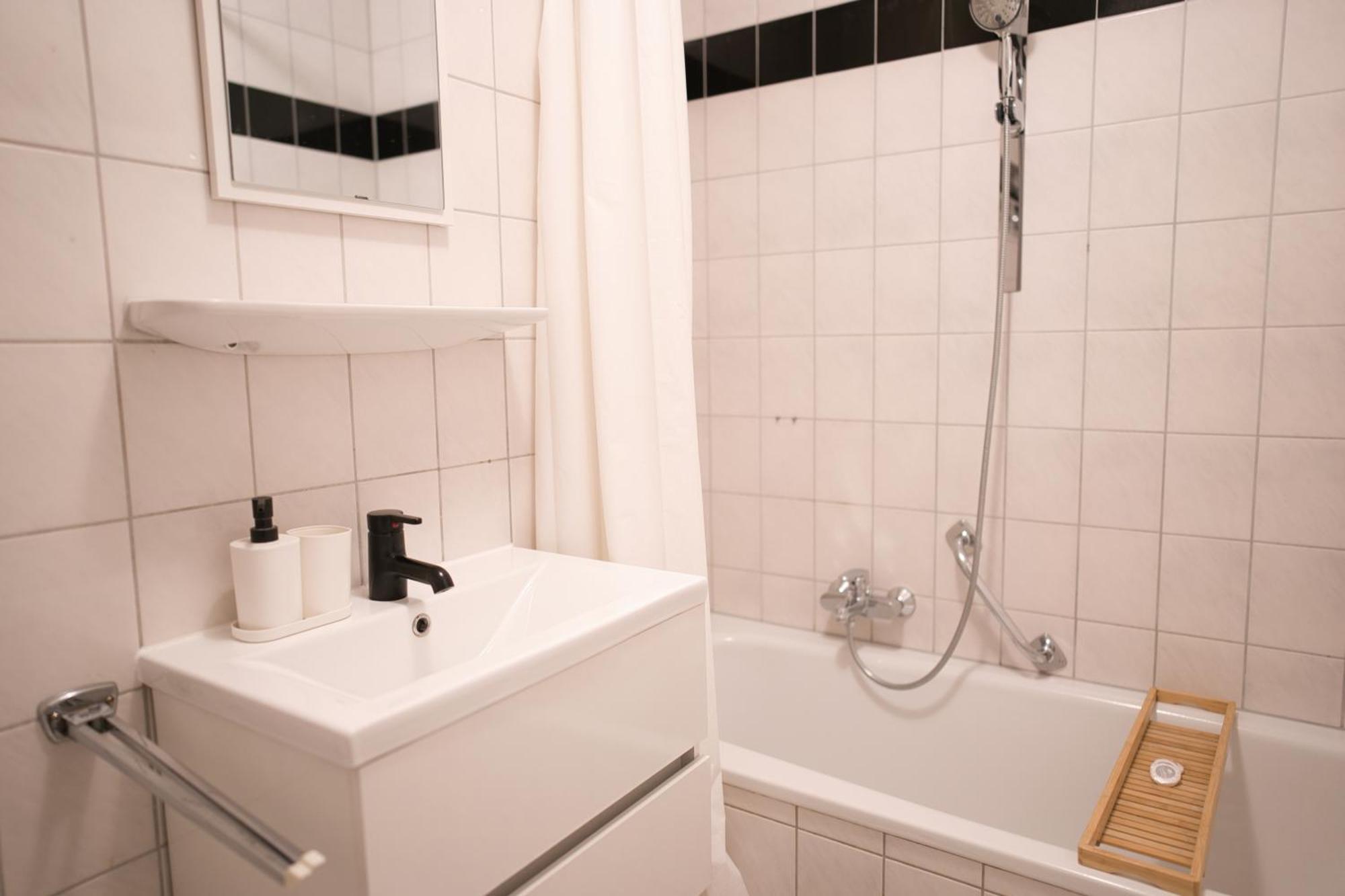 Moderne Ferienwohnung In Leimen Mit Balkon, Wehome Komfort Ngoại thất bức ảnh